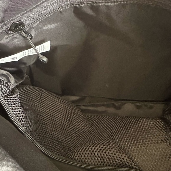 Lululemon Quilted Tote Bag - Picture 8 of 11